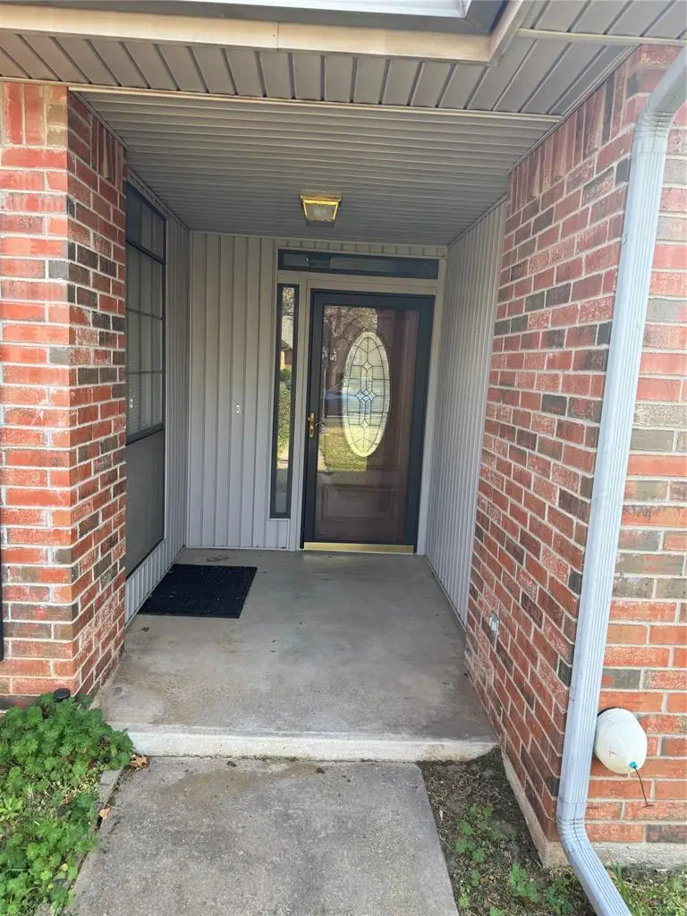 9108 Pine Creek Drive, Midwest City, OK 73130 - #3