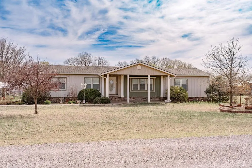 17306 E 1130 Road, Sweetwater, OK 73666 - #1