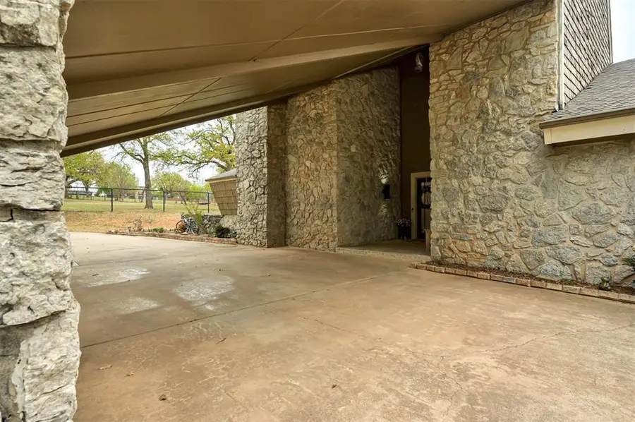 2020 Bandit Point, Edmond, OK 73025 - #3