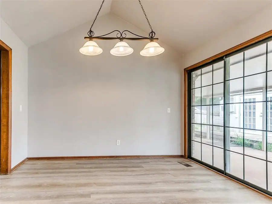 1820 E Main Street, Moore, OK 73160 - #3