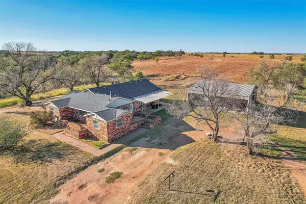 17421 E 1160 Road, Sweetwater, OK 73666