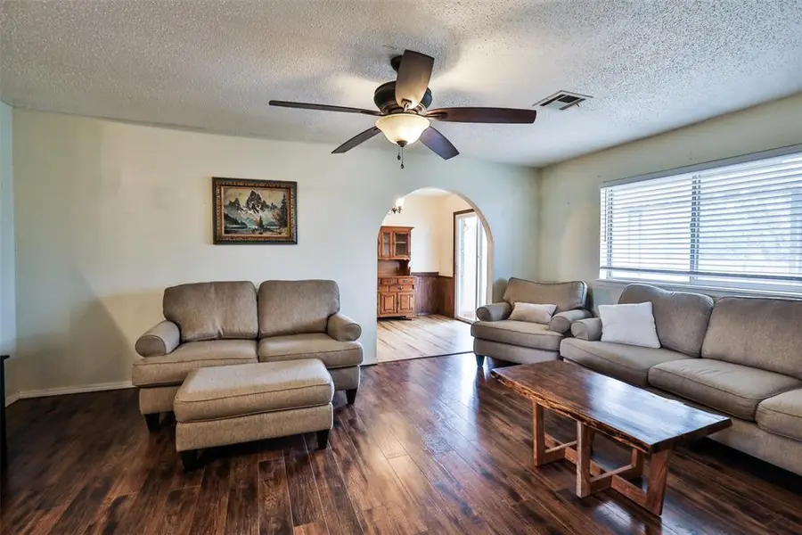 712 Wilkinson Drive, Moore, OK 73160 - #3