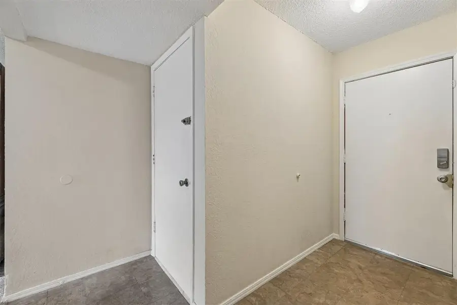 1624 NE 4th Street, Moore, OK 73160 - #3