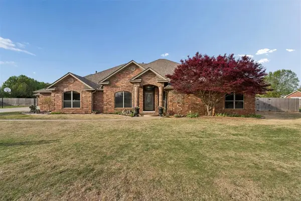 9932 SW 35th Street, Yukon, OK 73099