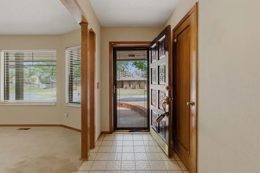 6120 Winchester Drive, Oklahoma City, OK 73162 - #3