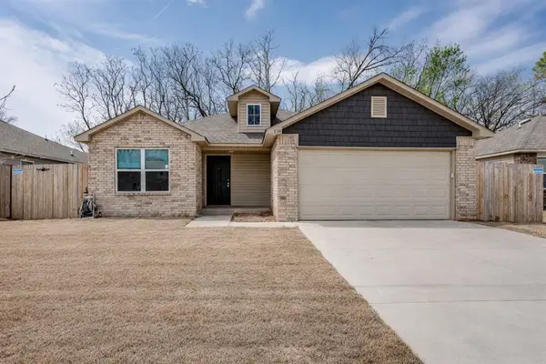 834 Highgarden Circle, Noble, OK 73068