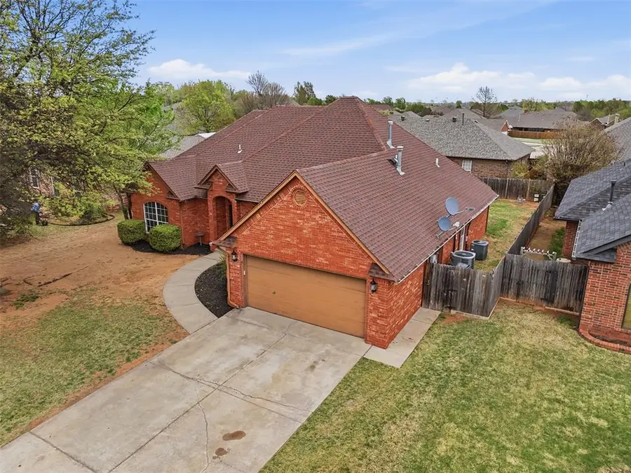 704 N Remington Way, Mustang, OK 73064 - #3