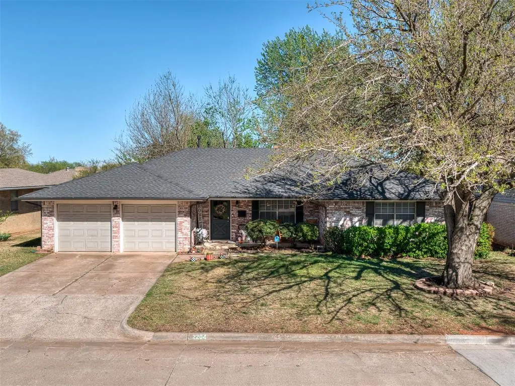 2204 Bellaire Drive, Moore, OK 73160 - #1