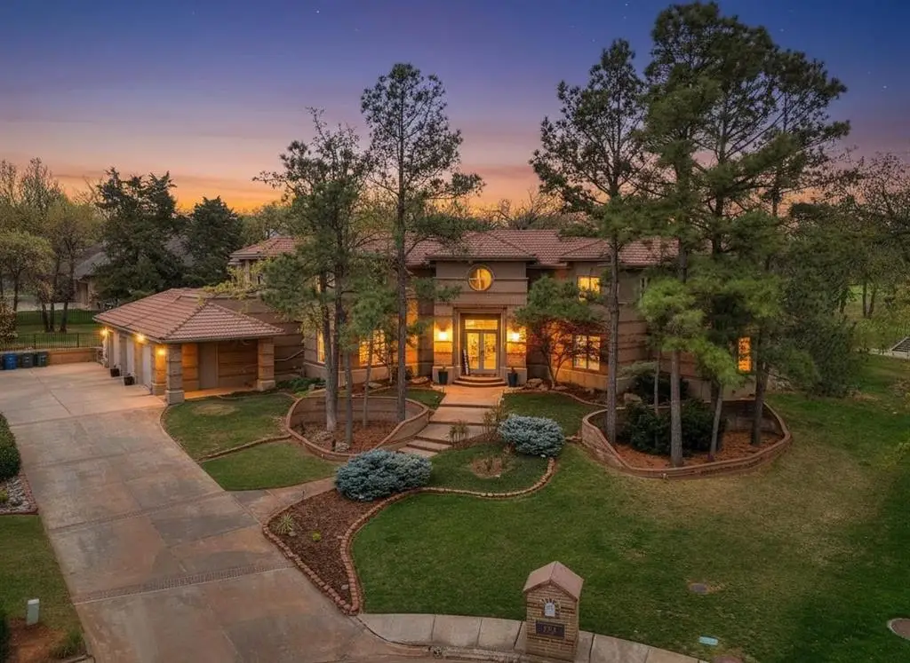 2004 Oak Valley Circle, Edmond, OK 73025 - #1