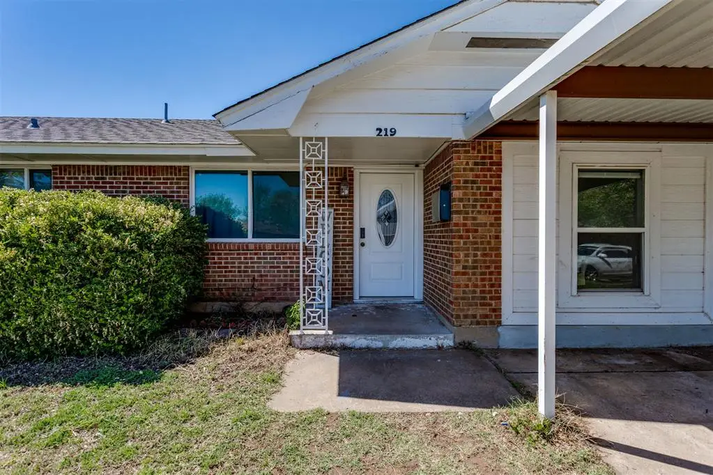 219 S Bristow Avenue, Moore, OK 73160 - #1
