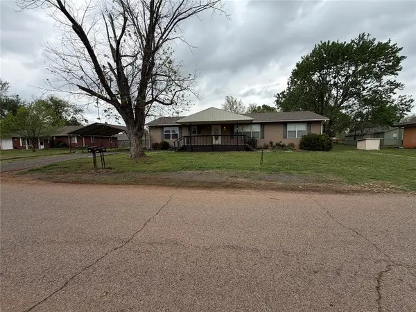 904 4th Street, Maysville, OK 73057
