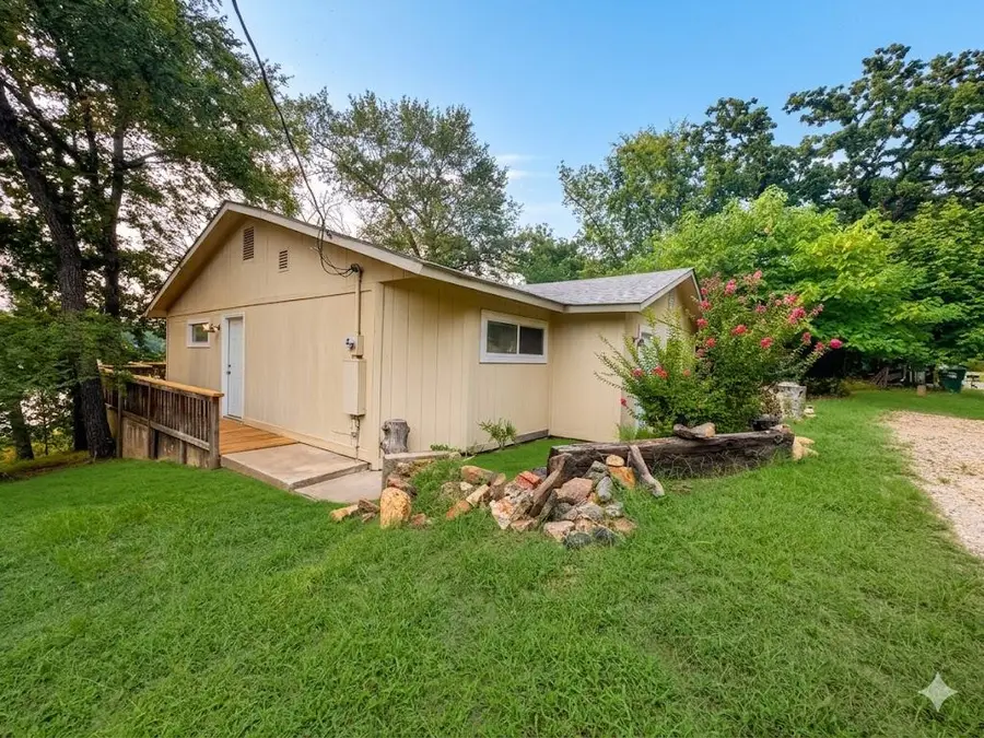 1106 Peninsula Drive, Fort Towson, OK 74735 - #2