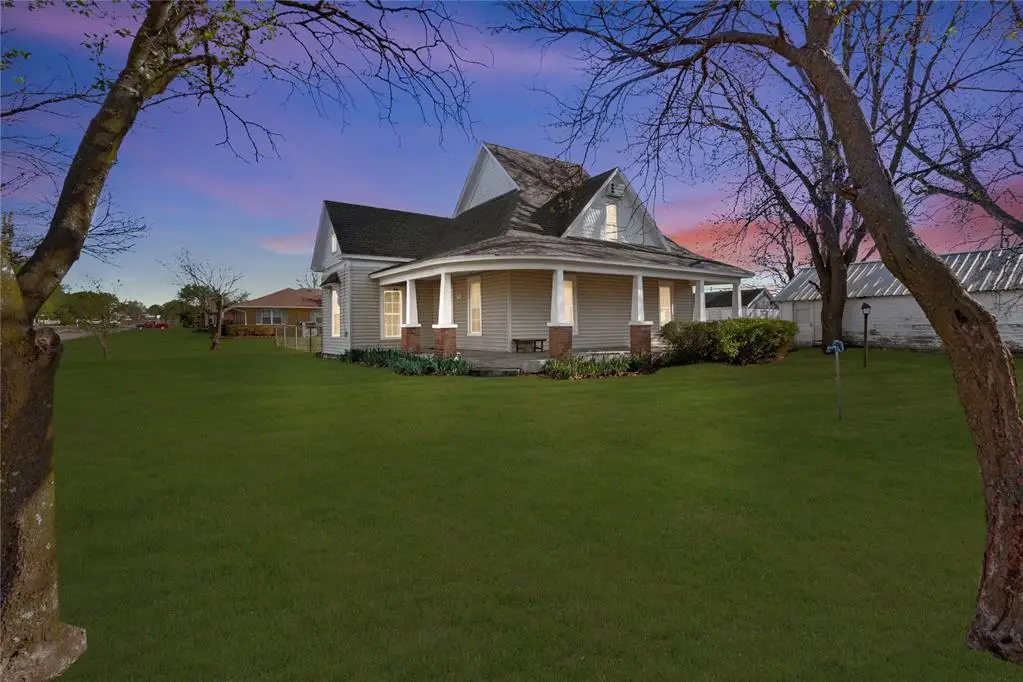 701 N 6th Street, Thomas, OK 73669 - #1