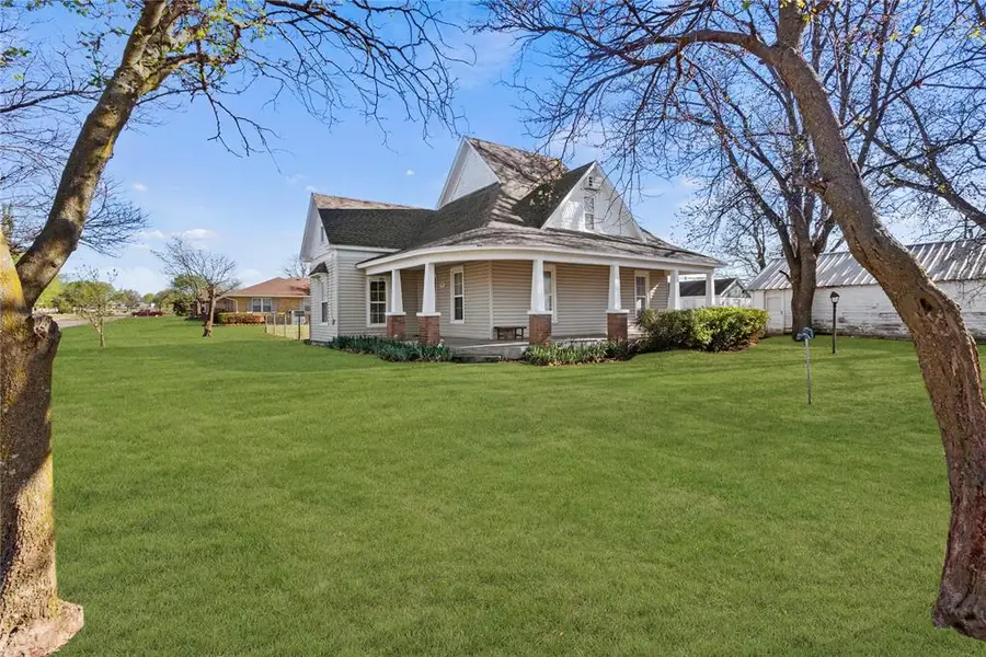 701 N 6th Street, Thomas, OK 73669 - #3