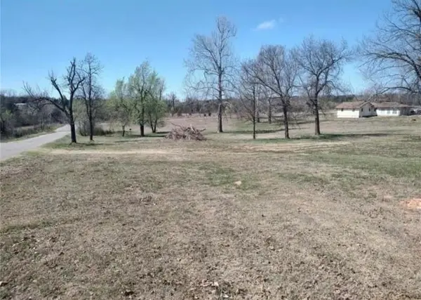 3020 Oakwood Drive, Choctaw, OK 73020