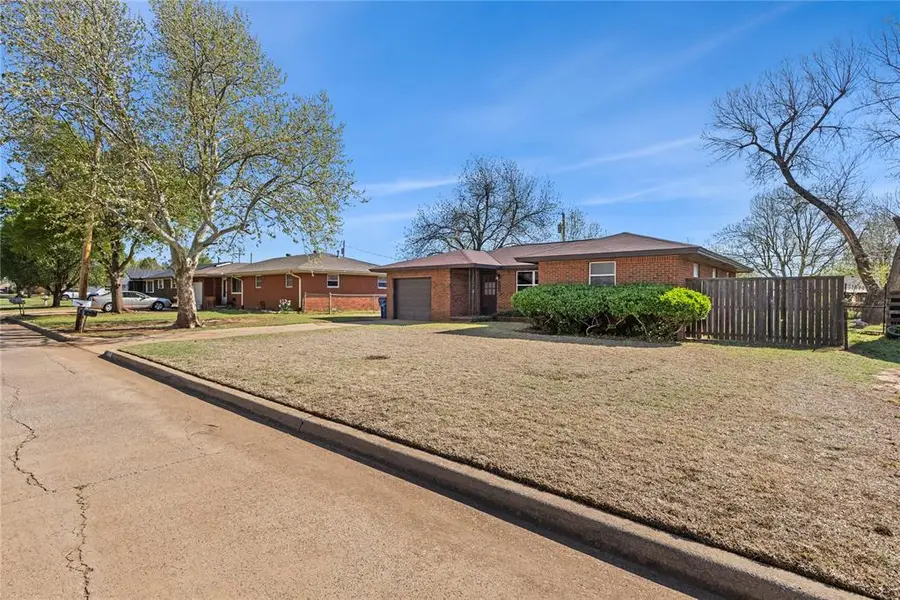 1319 S 11th Street, Kingfisher, OK 73750 - #2