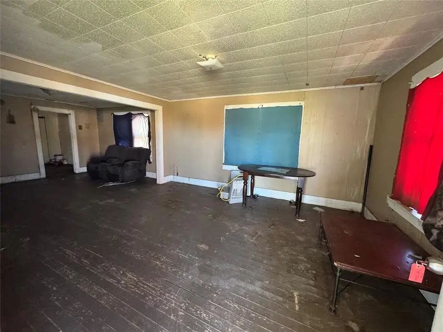 207 W Evans Avenue, Seminole, OK 74868 - #2