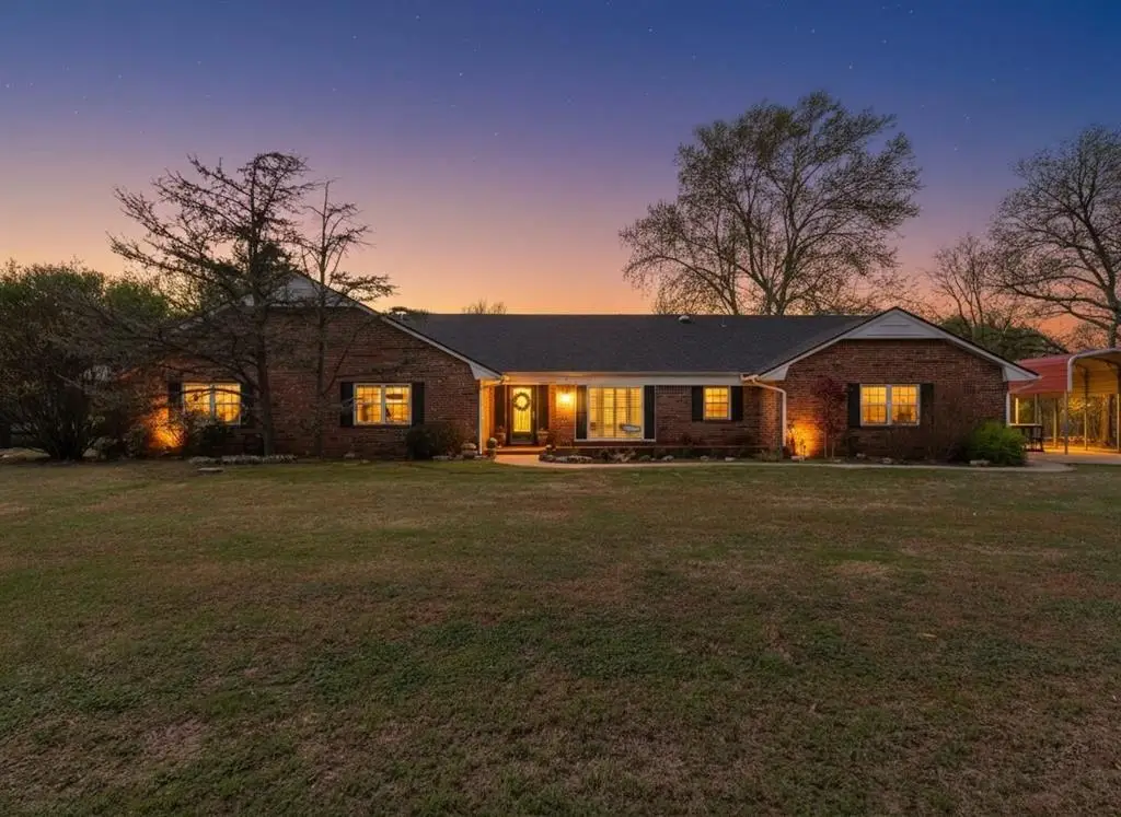 914 Living Springs Trail, Washington, OK 73093 - #1