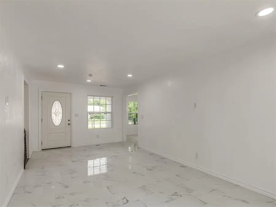 2904 W Fairfield Avenue, Oklahoma City, OK 73116 - #3