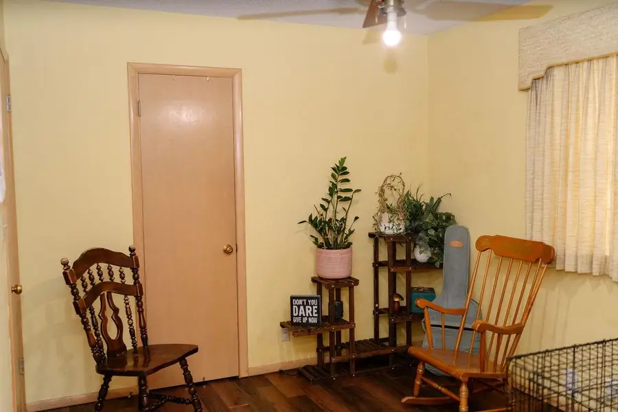 102 Ramsey Place, Elk City, OK 73644 - #3