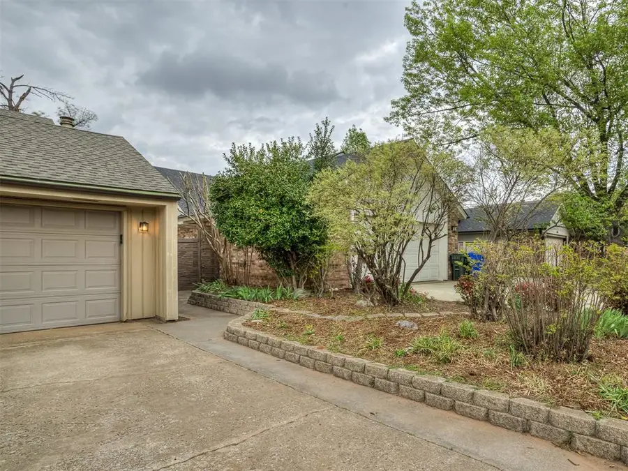 3719 River Oaks Drive, Norman, OK 73072 - #3