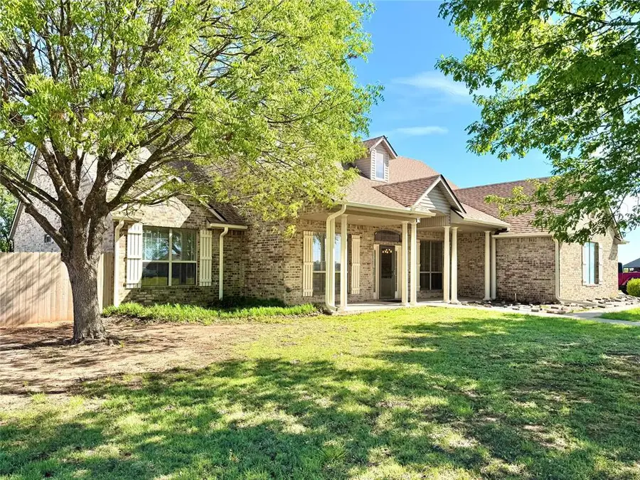 605 E California Street, Walters, OK 73572 - #3