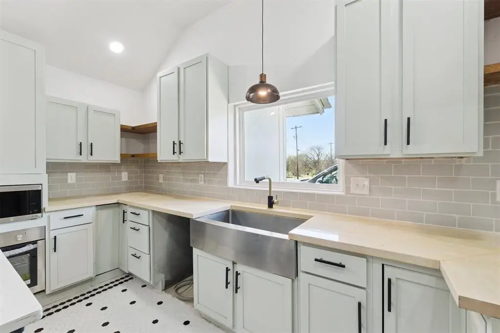 1220 W Dewey Street, Shawnee, OK 74801 - #1