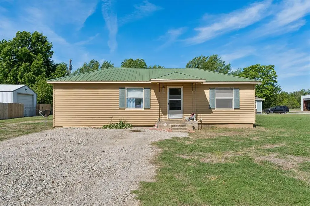 103 S Cedar Street, Crescent, OK 73028 - #1