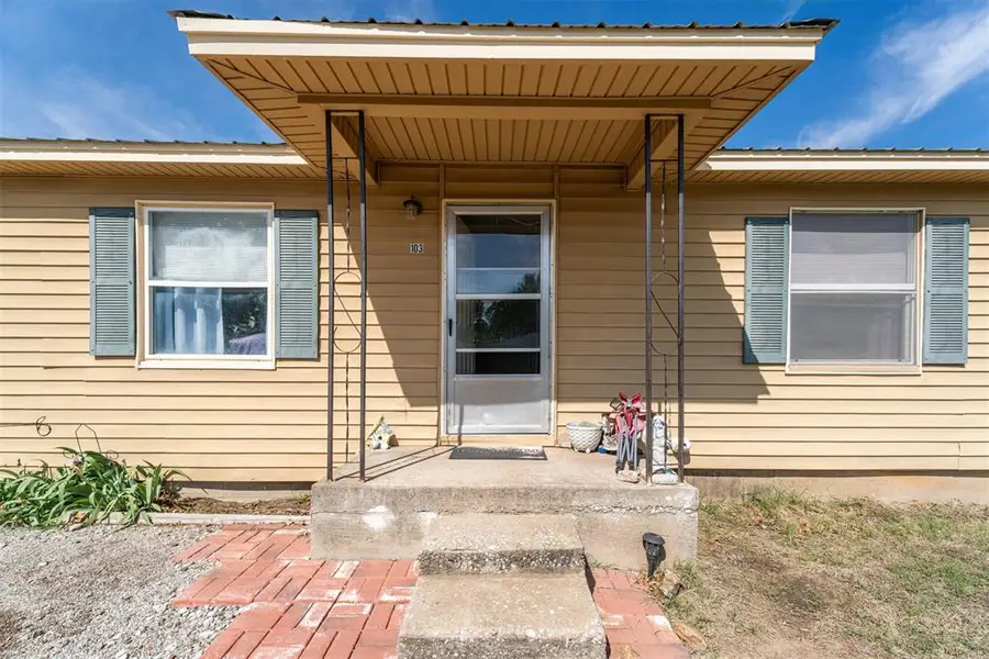 103 S Cedar Street, Crescent, OK 73028 - #2