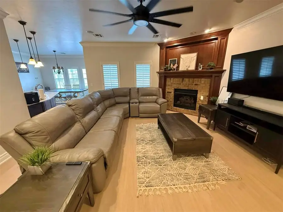 809 Candace Lane, Altus, OK 73521 - #3