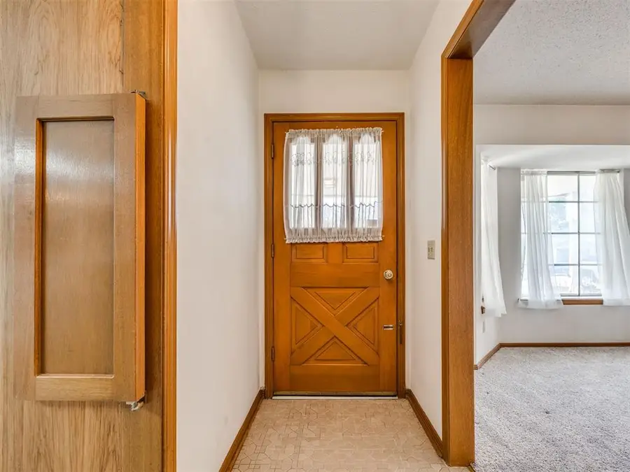 402 NE 19th Street, Moore, OK 73160 - #3