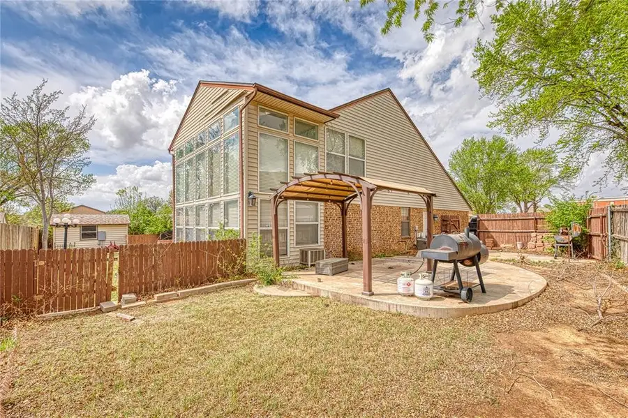 112 Jackson Avenue, Weatherford, OK 73096 - #3