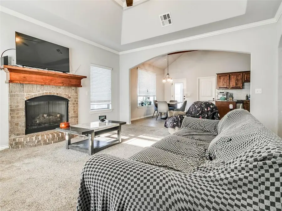 100 Indiana Road, Harrah, OK 73045 - #3