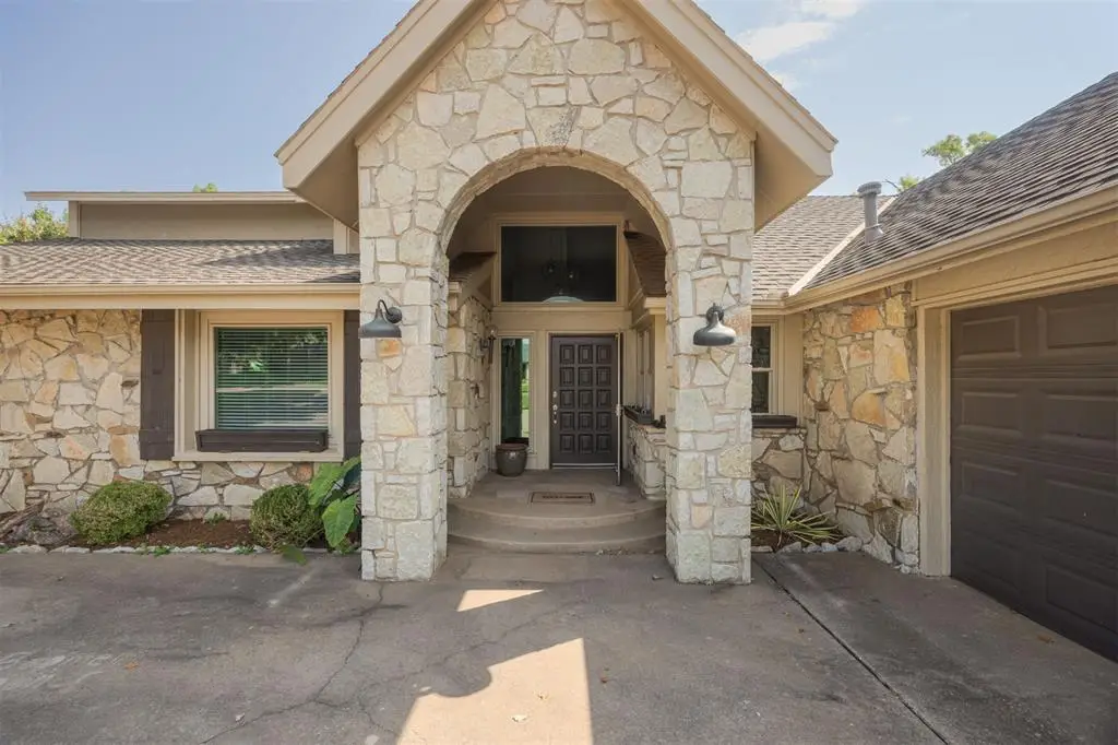 6108 Oak Tree Road, Edmond, OK 73025 - #1