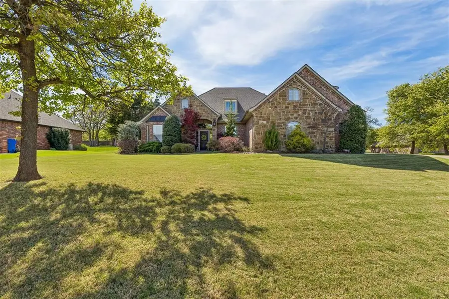 8863 Belcaro Drive, Edmond, OK 73034 - #2