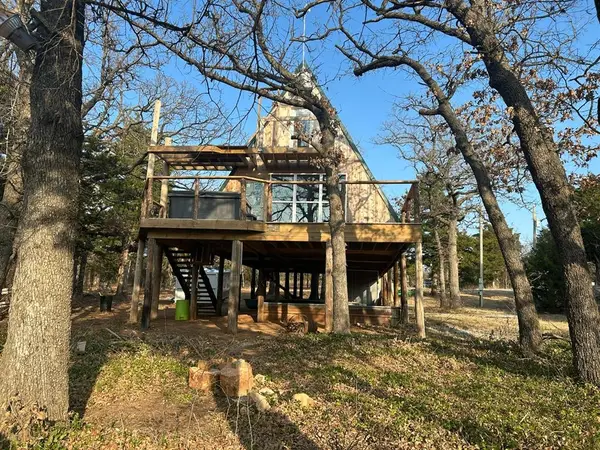 5201 Crystal Lake Drive, Guthrie, OK 73044