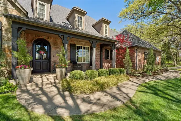 2216 Crestwood Drive, Jones, OK 73049