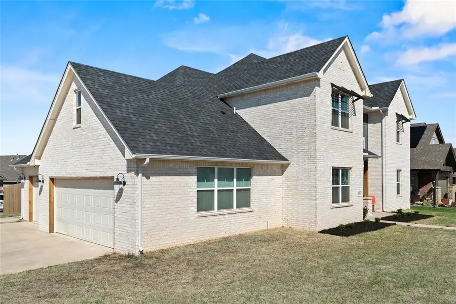 9909 Glover River Drive, Yukon, OK 73099 - #2