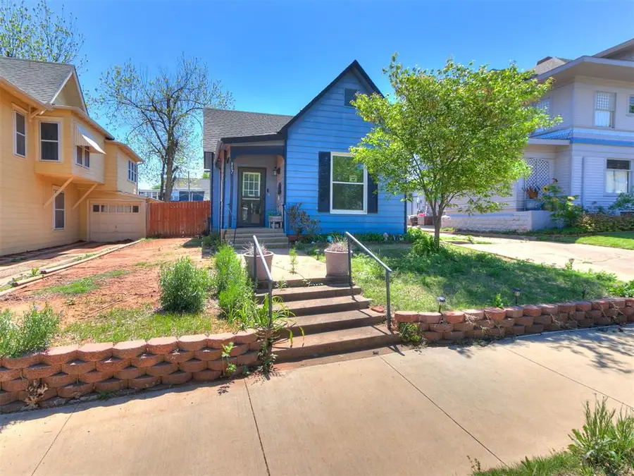 807 E Noble Avenue, Guthrie, OK 73044 - #2