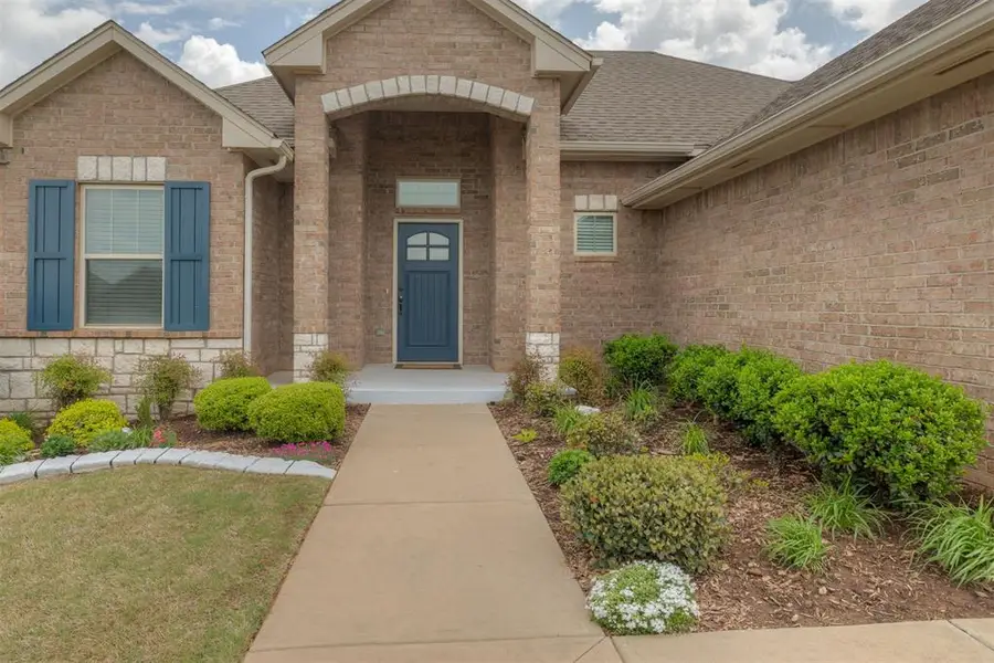 2324 Los Angeles Avenue, Edmond, OK 73034 - #2