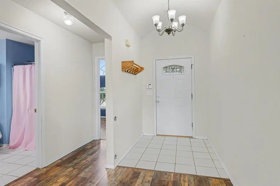 704 Tioga Circle, Norman, OK 73071 - #2