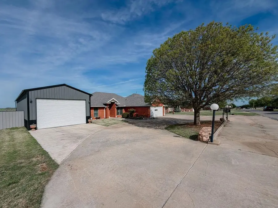 1024 N Marion Avenue, Hinton, OK 73047 - #3