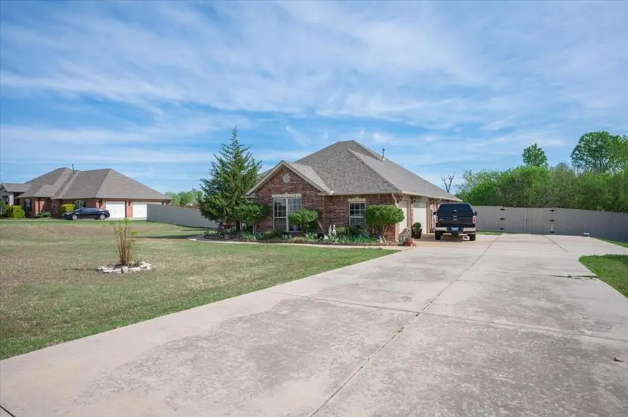 4701 Southcreek Road, Moore, OK 73165 - #3