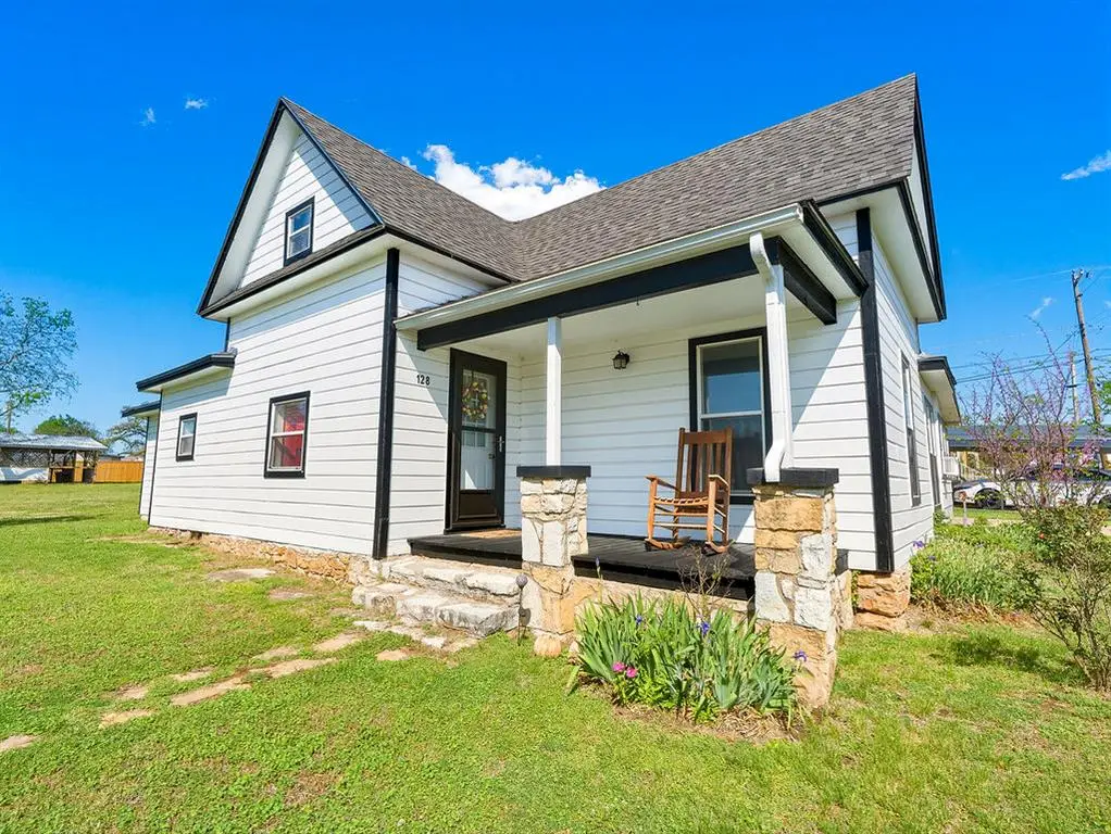 128 W Tahlequah Avenue, Sulphur, OK 73086 - #1