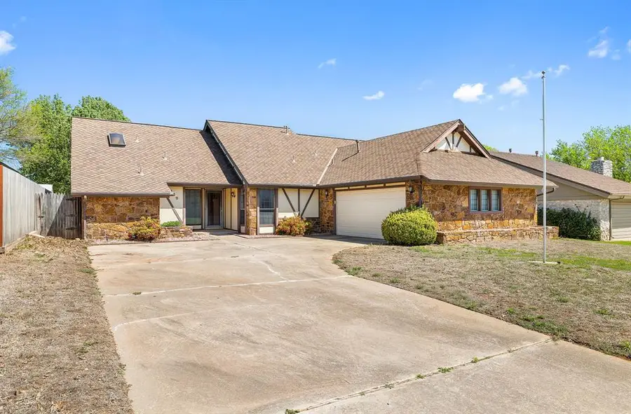 329 E Parkland Drive, Yukon, OK 73099 - #2
