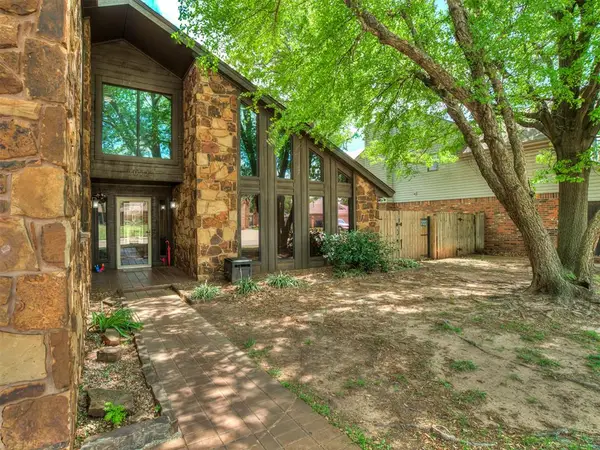 2012 Yellowstone Drive, Yukon, OK 73099