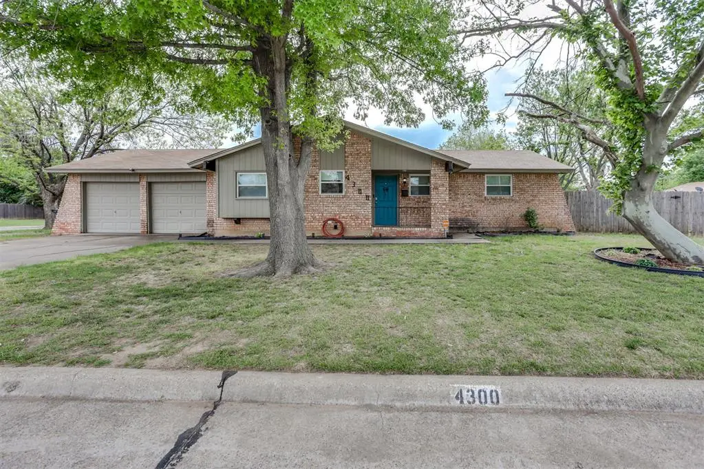 4300 S Vickie Drive, Del City, OK 73115 - #1