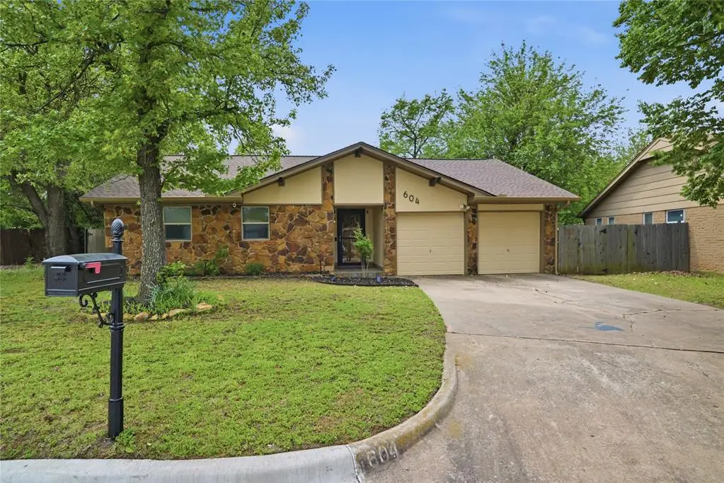 604 SW 25th Street, Moore, OK 73160 - #1