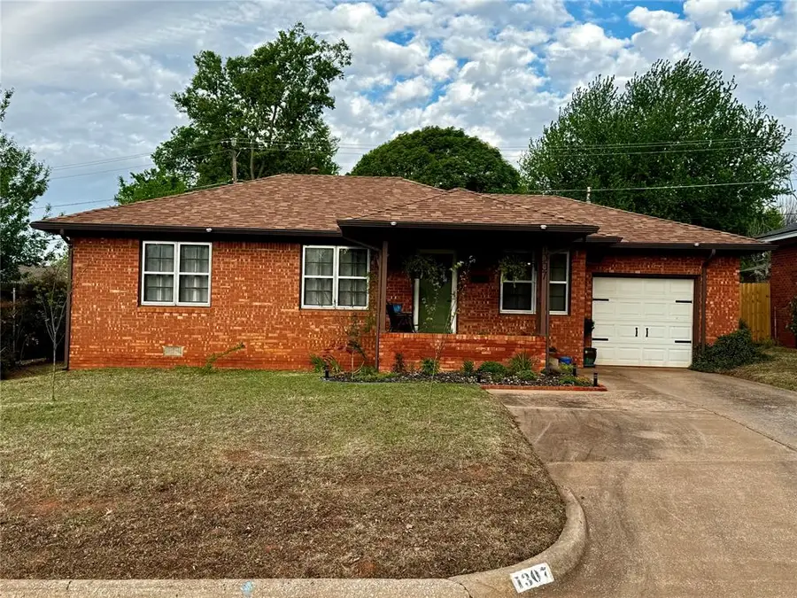 1307 N Broad Street, Guthrie, OK 73044 - #2