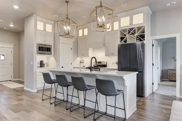 9220 NW 92nd Street, Yukon, OK 73099